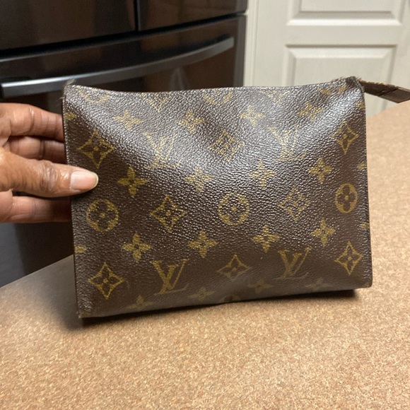 Louis Vuitton Handbags - Rare Vintage Louis Vuitton Toiletry Pouch